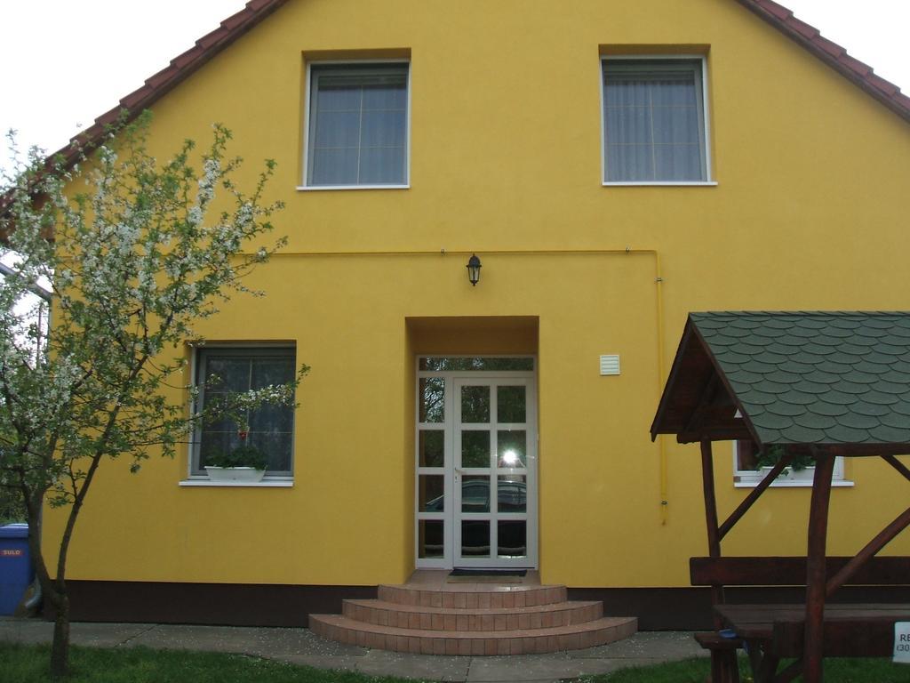To Vendeghaz Hotell Debrecen Exteriör bild