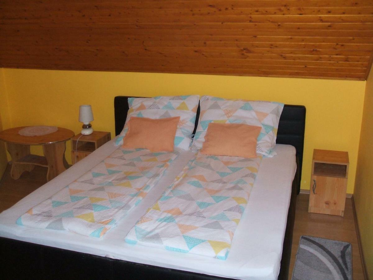 To Vendeghaz Hotell Debrecen Exteriör bild