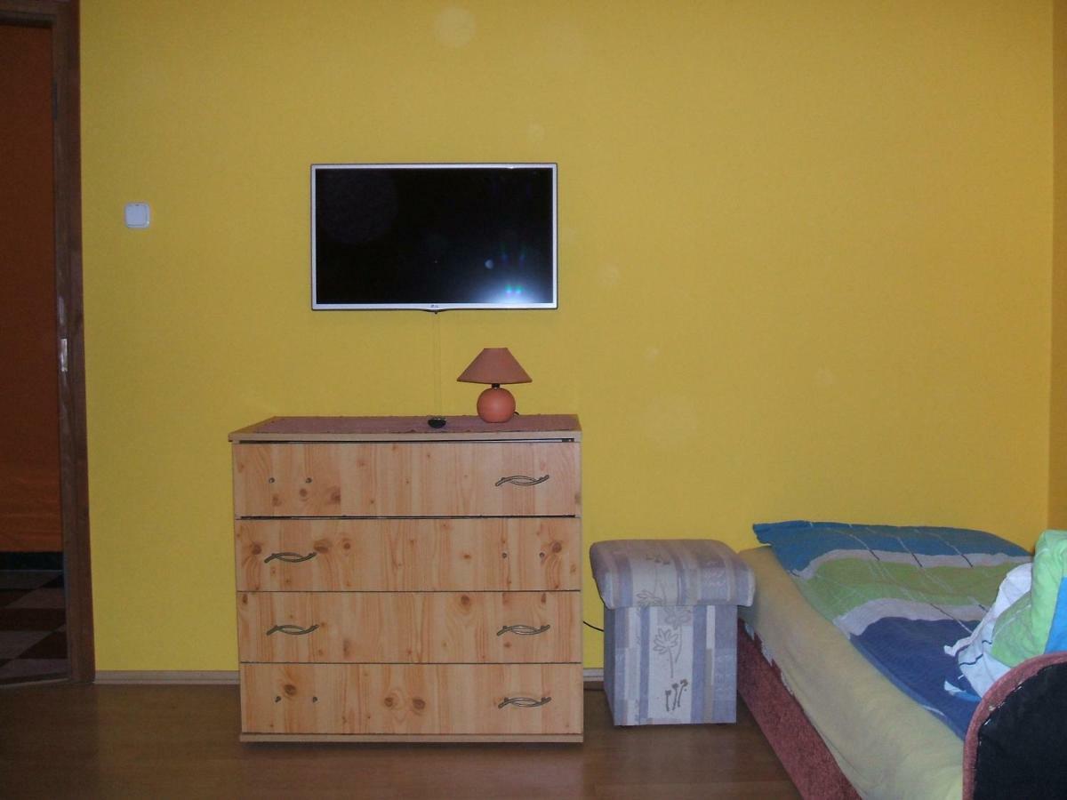 To Vendeghaz Hotell Debrecen Exteriör bild