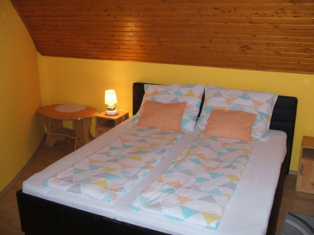 To Vendeghaz Hotell Debrecen Exteriör bild